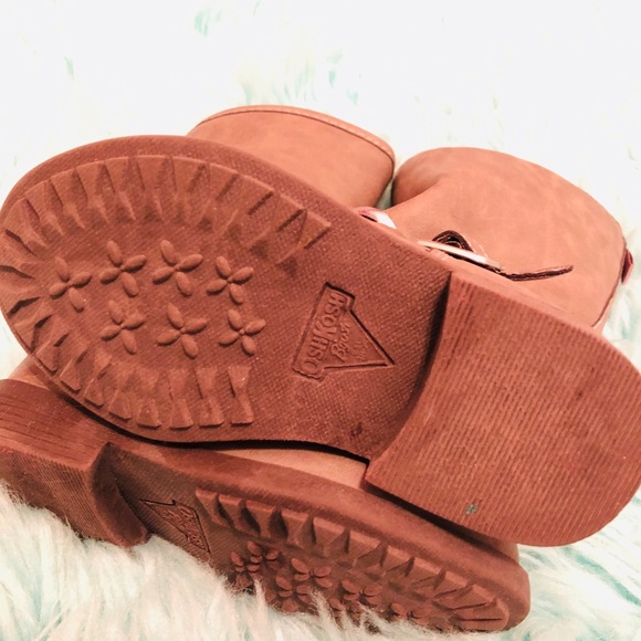 OshKosh B’Gosh Reese boots - Picture 3 of 4